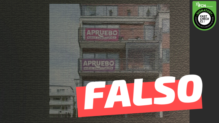 Lee más sobre el artículo (Imagen) En balcones de un edificio cuelgan lienzos a favor del Apruebo: #Falso
