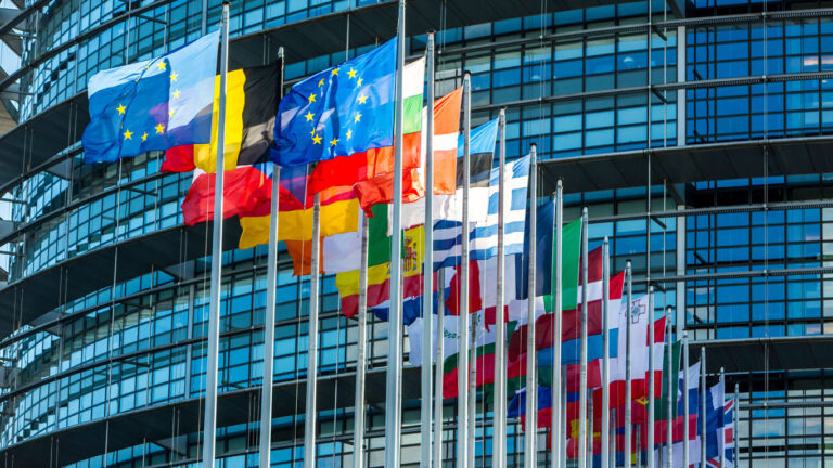Lee más sobre el artículo Experiencia internacional: ¿Cómo la Unión Europea enfrenta las “fake news”?