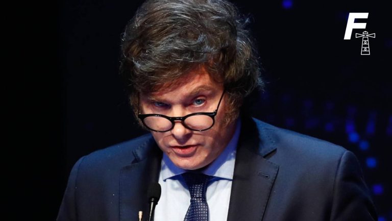 Lee más sobre el artículo Gobierno de Milei prohíbe lenguaje inclusivo en las Fuerzas Armadas argentinas