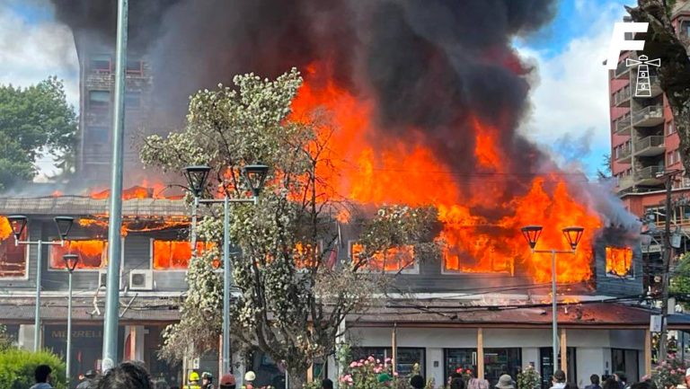 Lee más sobre el artículo Reportan tres cadáveres en mall chino de Puerto Varas tras incendio