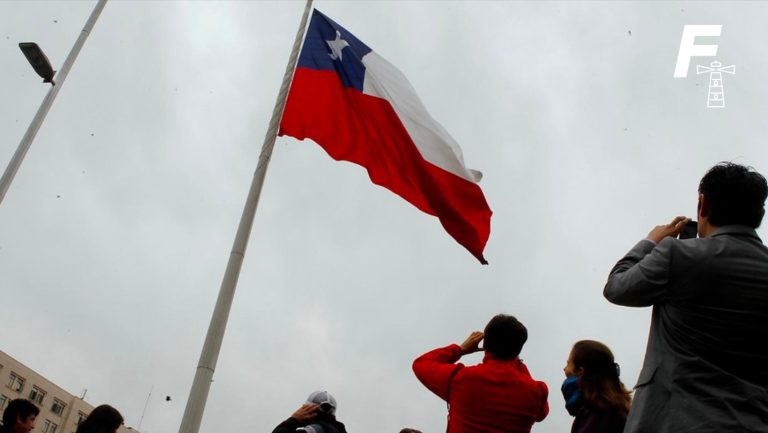 Lee más sobre el artículo Chile pasó de ser una “democracia plena” a una “defectuosa”, según The Economist