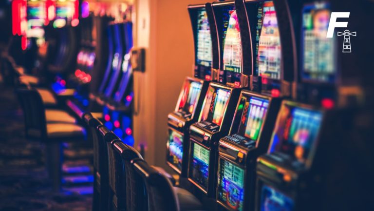 Lee más sobre el artículo Oficinas y domicilios allanados: ¿Cuáles son los casinos que están siendo investigados por colusión? 