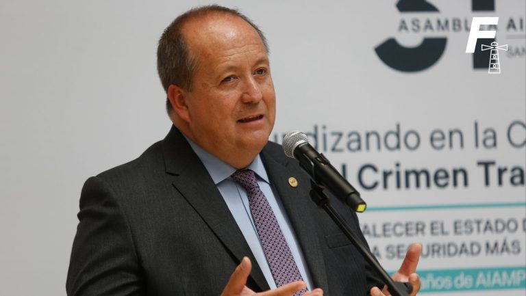 Lee más sobre el artículo Fiscal nacional confirma solicitud para aplazar audiencia de formalización del general Ricardo Yáñez 