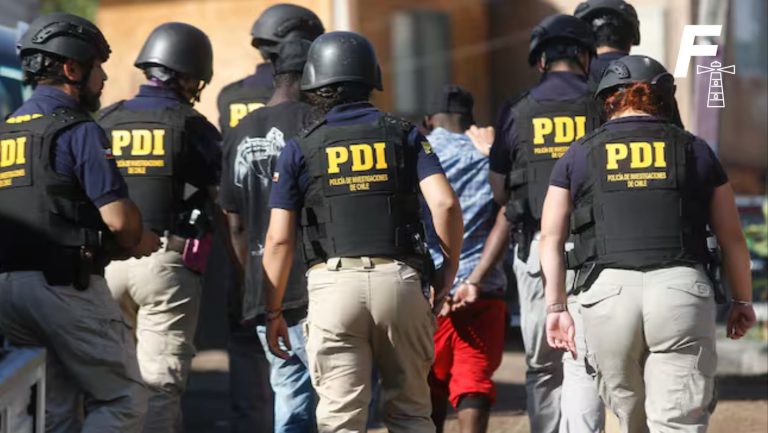 Lee más sobre el artículo ¿Quiénes son los “Los Trinitarios”?: la banda criminal que motivó amplio operativo de la PDI en toma de Cerrillos  