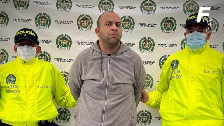 Lee más sobre el artículo Policía Nacional de Colombia detiene a Dayonis Orozco, prófugo por el presunto asesinato del teniente Emmanuel Sánchez