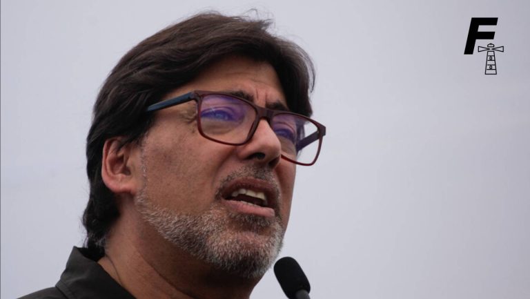 Lee más sobre el artículo “No tengo ninguna medida cautelar”: Jadue denuncia que se le impidió salir del país