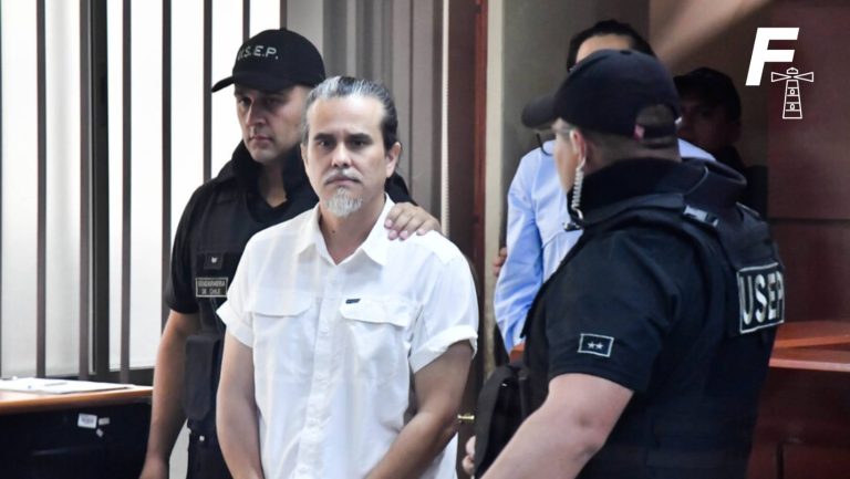 Lee más sobre el artículo Tendrá que volver de nuevo: decretan prisión preventiva para Carlos Contreras por caso TomArte