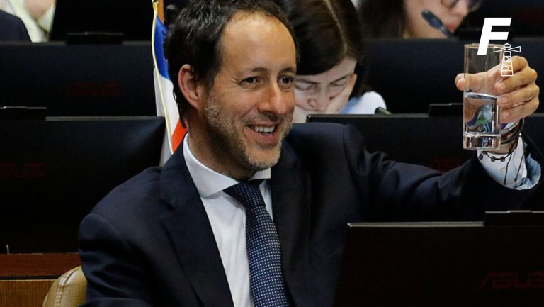 Lee más sobre el artículo La confesión de la expareja del diputado Urruticoechea: usó la tarjeta del Congreso para cargar bencina durante años