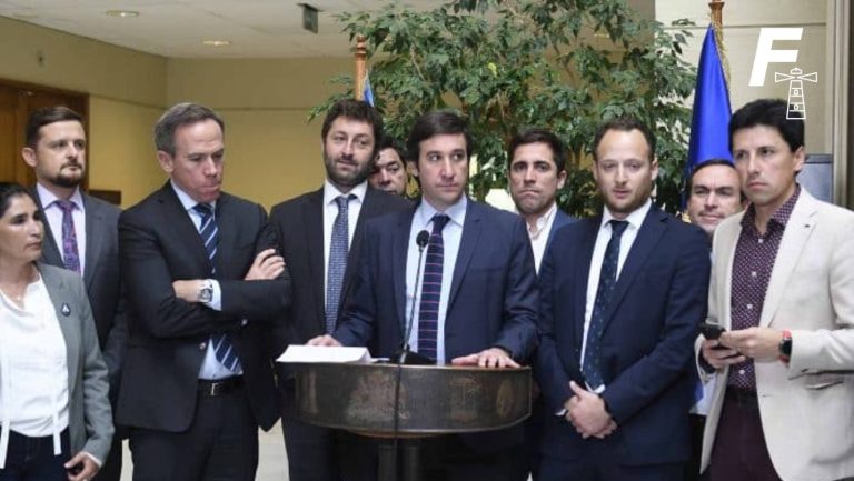 Lee más sobre el artículo Tras acusar a Jackson de orquestar un “esquema de defraudación”: multan con el 6% de la dieta a diputados UDI
