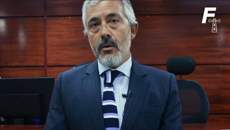 Lee más sobre el artículo ¿Qué se sabe de Alonso Arancibia, el juez acusado de grabar ilegalmente a 4 mujeres en Concón?