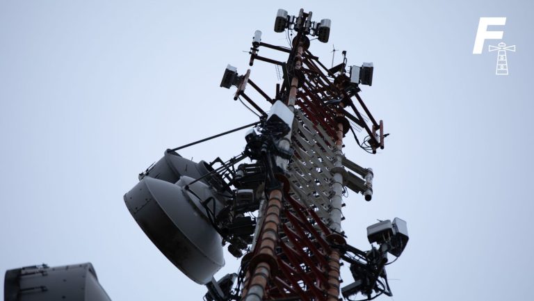 Lee más sobre el artículo Cortes de conexión 5G en Temuco: Organización ambientalista interrumpe servicios por considerarlos “perjudiciales para la salud” 