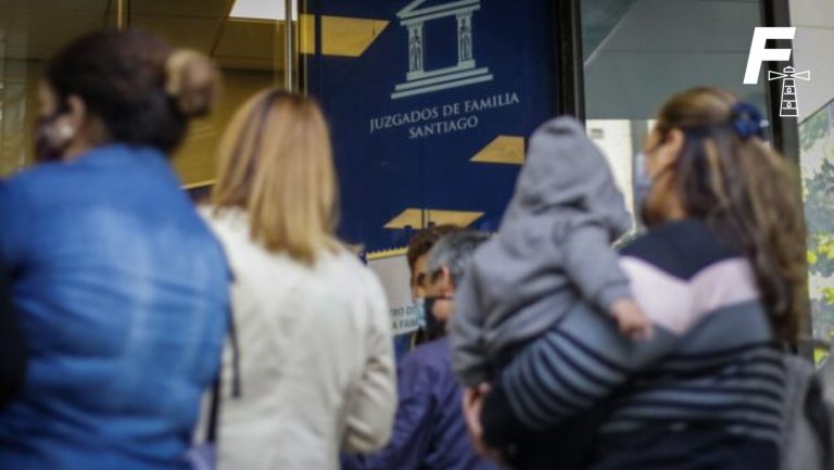 Lee más sobre el artículo Por dar créditos a deudores de pensión alimenticia: CMF impone millonarias multas a bancos y aseguradoras