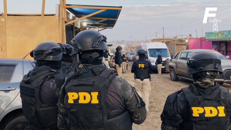 Lee más sobre el artículo En búsqueda de una facción de Los Gallegos: PDI y Fiscalía de Arica realizan intenso operativo en Cerro Chuño