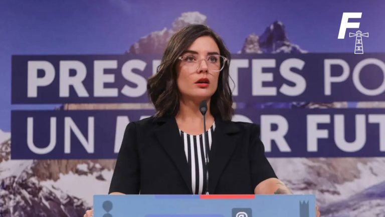 Lee más sobre el artículo ¿Qué pasará con quienes están pagando? Las pistas que entregó la ministra Vallejo por el proyecto de condonación del CAE
