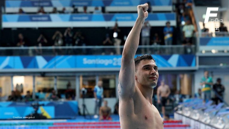 Lee más sobre el artículo El nadador paralímpico Vicente Almonacid recibe el Premio Nacional del Deporte 2023 por sus logros deportivos