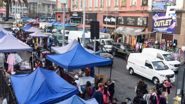 Lee más sobre el artículo Barrio Meiggs: decomisan 500 carros y cajas de mercadería en operativo por uso indebido de veredas como bodega