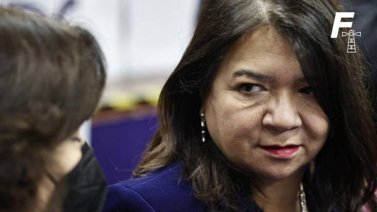 Lee más sobre el artículo Concejales de La Pintana presentan querella en contra de alcaldesa Claudia Pizarro: acusan injurias graves y calumnias
