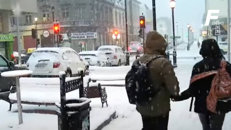 Lee más sobre el artículo Por intensas nevadas: Senapred declara emergencia en Punta Arenas y recalca “alteración de conectividad”