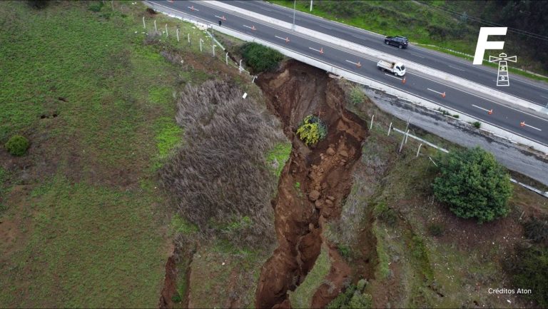 Lee más sobre el artículo Habilitan bidireccionalidad en ruta afectada por socavón en Concón