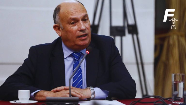 Lee más sobre el artículo $8.4 millones en tres meses: Diputado Bobadilla contrató a funcionaria amiga aun cuando existía prohibición de hacerlo