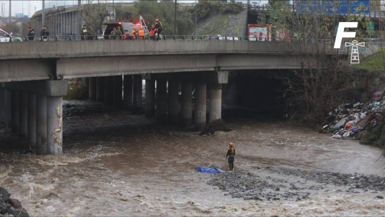 Lee más sobre el artículo Hallan cuerpo de hombre en el río Mapocho: ¿qué sabemos hasta el momento?