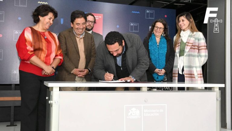 Lee más sobre el artículo SLEP Atacama: Mineduc invertirá 25 mil millones para mejorar la infraestructura de establecimientos educacionales