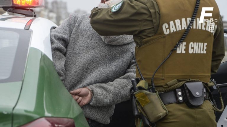 Lee más sobre el artículo Carabineros detiene en Estación Central a banda criminal que portaba una ametralladora