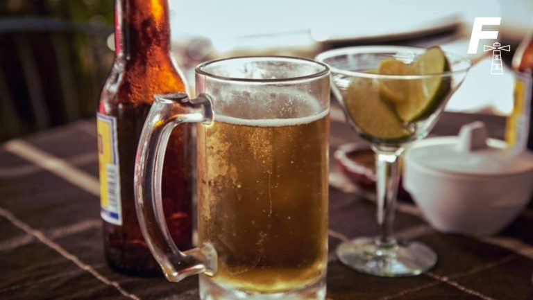 Lee más sobre el artículo Ley de etiquetados: Sernac fiscalizará a comercios que distribuyan bebidas alcohólicas debido a la entrada en vigencia de nueva norma