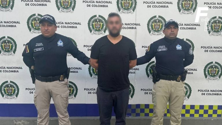 Lee más sobre el artículo Detienen a chileno en Colombia condenado por abuso sexual: mantenía orden de captura por la Interpol