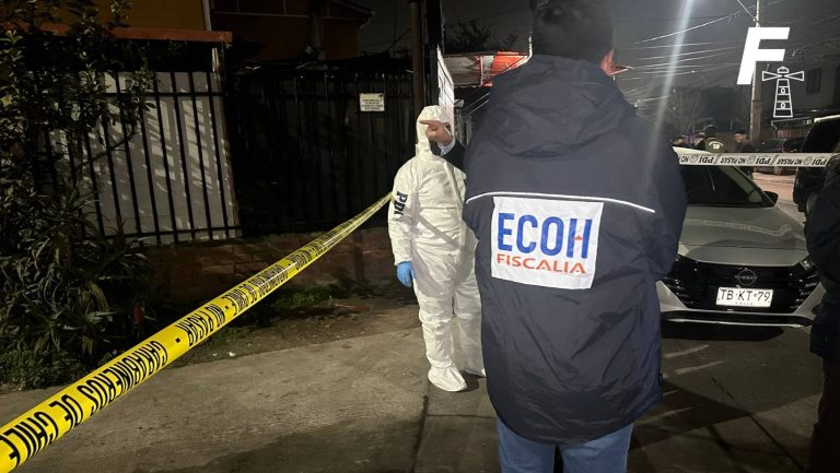 Lee más sobre el artículo Hallan muerto a hombre al interior de una camioneta en Quilicura: autores intentaron quemar el vehículo