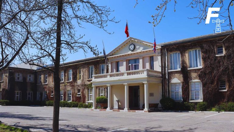 Lee más sobre el artículo Debido a conductas discriminatorias: Corte ratifica multa aplicada a The Grange School por solicitar carta de presentación