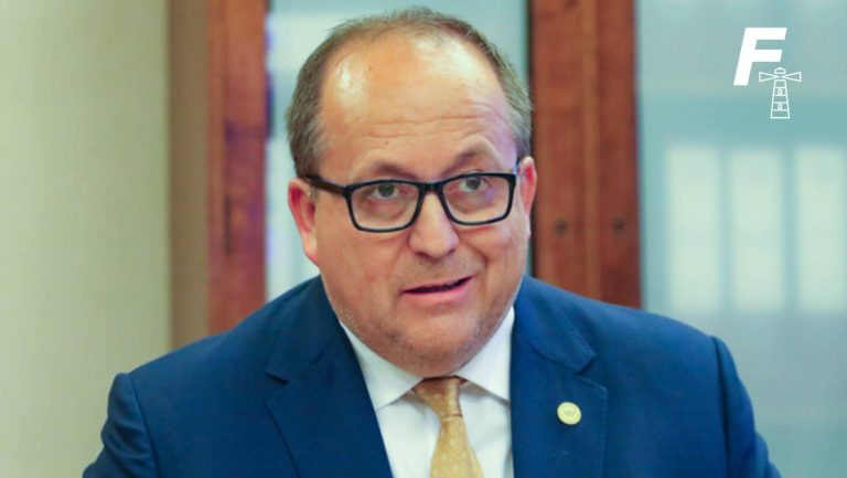 Lee más sobre el artículo Portazo para la Corte Suprema: Fiscalía no entregará al Poder Judicial copias de los chats de Hermosilla