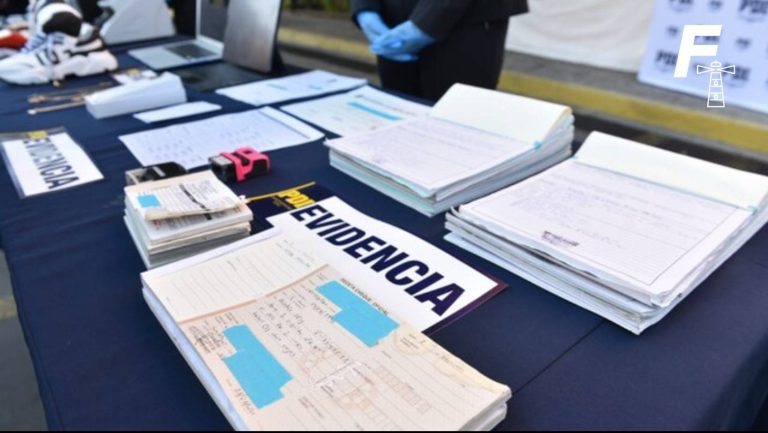 Lee más sobre el artículo Tres extranjeros expulsados: justicia determina condenas contra 12 médicos acusados de vender licencias falsas