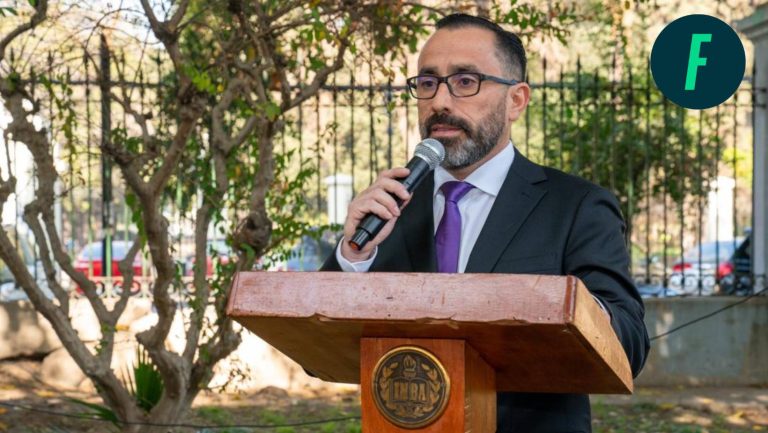 Lee más sobre el artículo Harold Alarcón, presidente de ex alumnos del INBA: “Los rectores no alcanzan a terminar sus periodos, y así la gobernabilidad dentro del colegio es difícil”