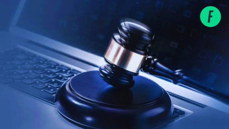 Lee más sobre el artículo ¿De vuelta al libro? Ley de Protección de Datos Personales pone en jaque el registro de asistencia dactilar de empresas