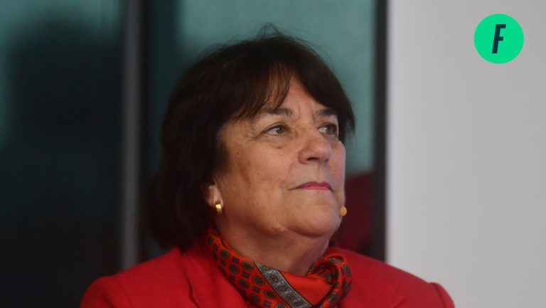 Lee más sobre el artículo Adriana Delpiano, exministra de Bachelet: “Si lo pienso ahora, habría dejado mucho más tiempo con selección a los emblemáticos”