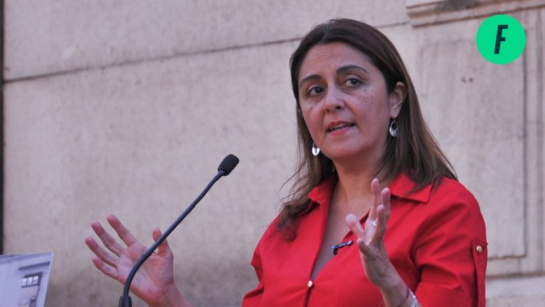 Lee más sobre el artículo Renuncia ministra de Bienes Nacionales, Marcela Sandoval, tras frustrada compra de la casa de Allende a la ministra de Defensa, Maya Fernández