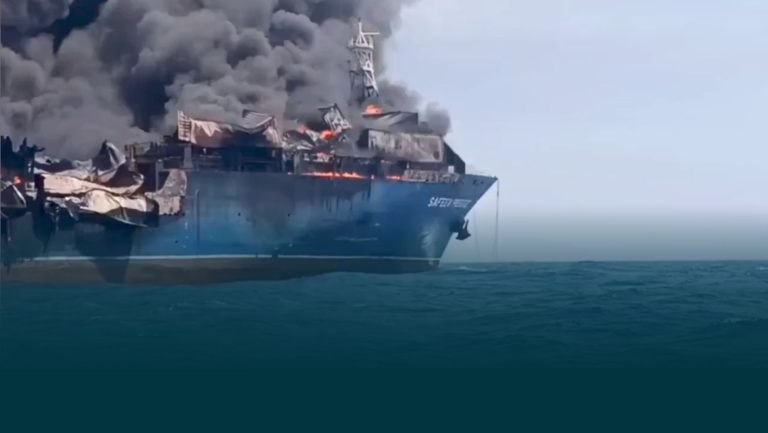 Lee más sobre el artículo Es engañoso el video de supuesto petrolero bombardeado por Irán: es un portacontenedores maltés y no se ha confirmado el origen del ataque